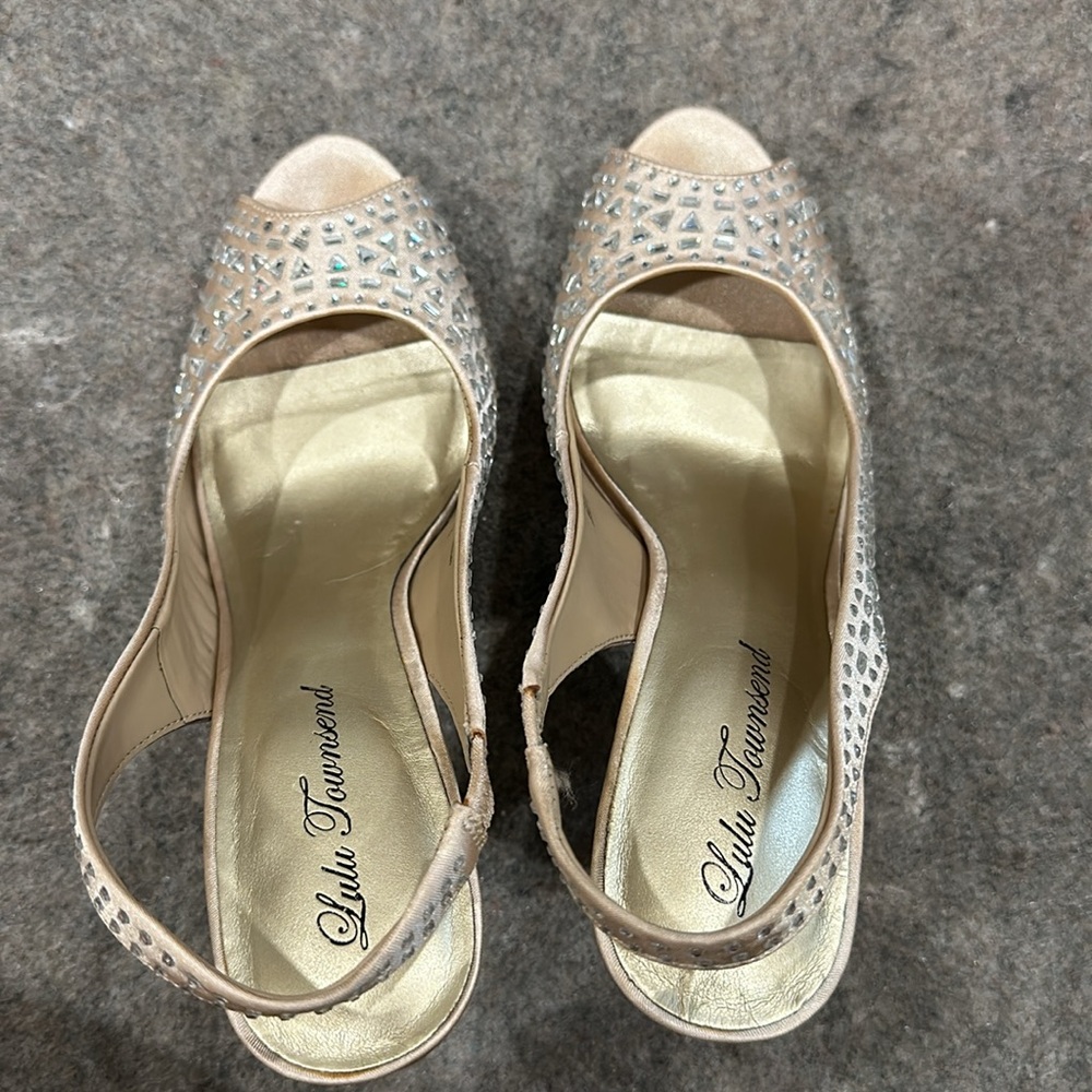 Heels - Picture 4 of 9